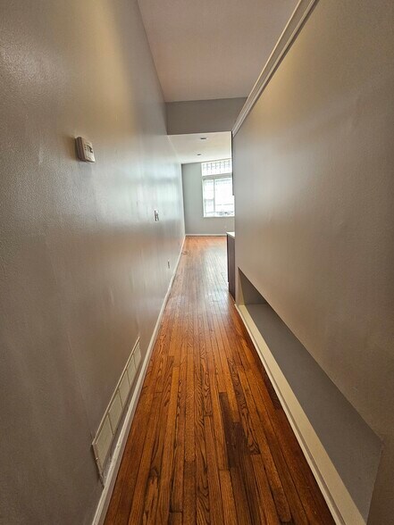 Building Photo - 930 E Passyunk Ave