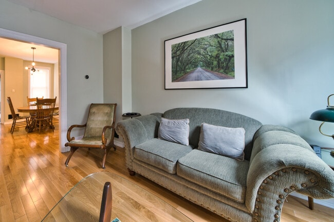 Primary Photo - 913 Penn St