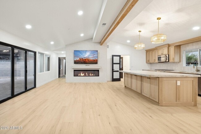 Building Photo - 1216 W Rovey Ave