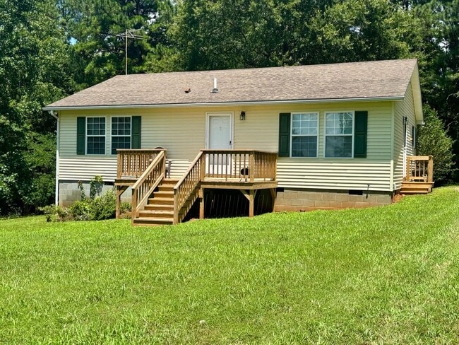 Building Photo - 2 Bedroom, 2 Bathroom Home Available in Ca...
