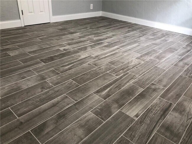 Building Photo - $2,690