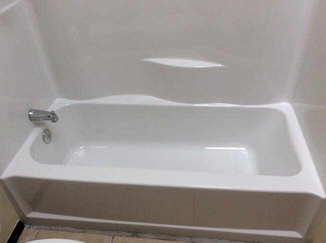 Building Photo - 2 Bdrm/1Ba Duplex, A/C, washer & dryer Centrally located