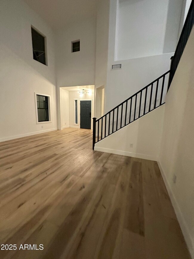 Building Photo - 3533 E Flower St