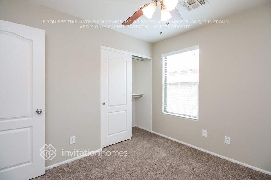 Building Photo - 38166 N Sandy Dr