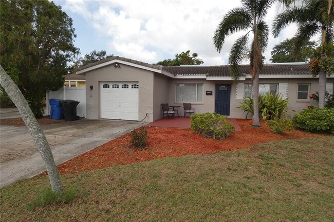Primary Photo - 8468 7th Way N