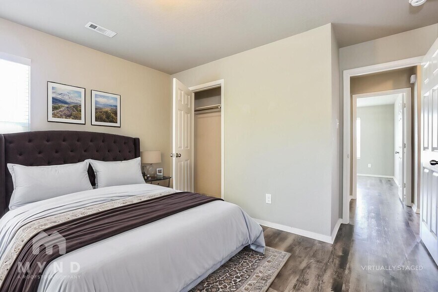 Building Photo - 2001 Honeycomb St