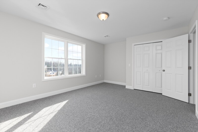 Building Photo - 23 Karatzas Avenue