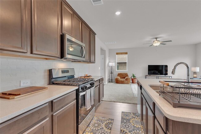 Building Photo - 6401 Night Chinook Dr