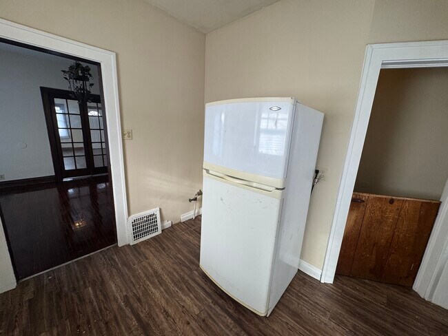 Building Photo - 1211 N Sheridan St