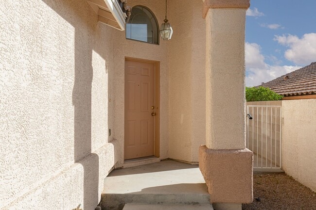 Building Photo - Great 5 Bedroom Home in Summerlin