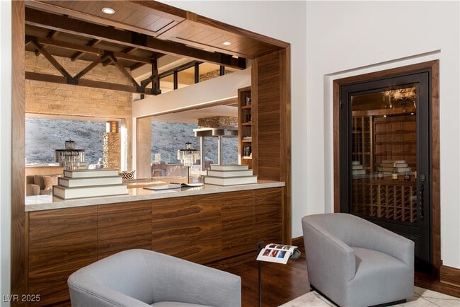 Building Photo - 5 Promontory Pointe Ln