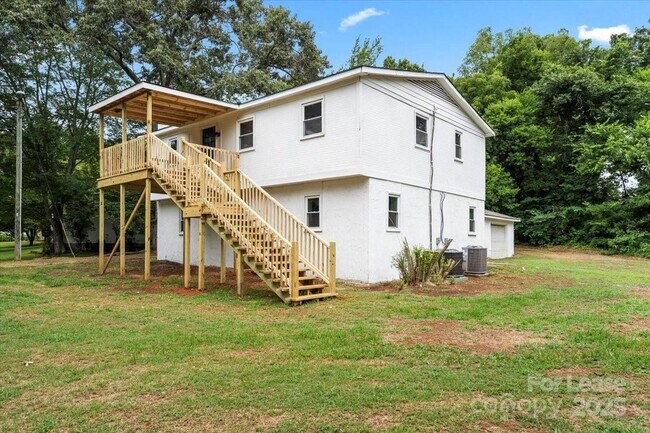 Building Photo - 2519 Marble St