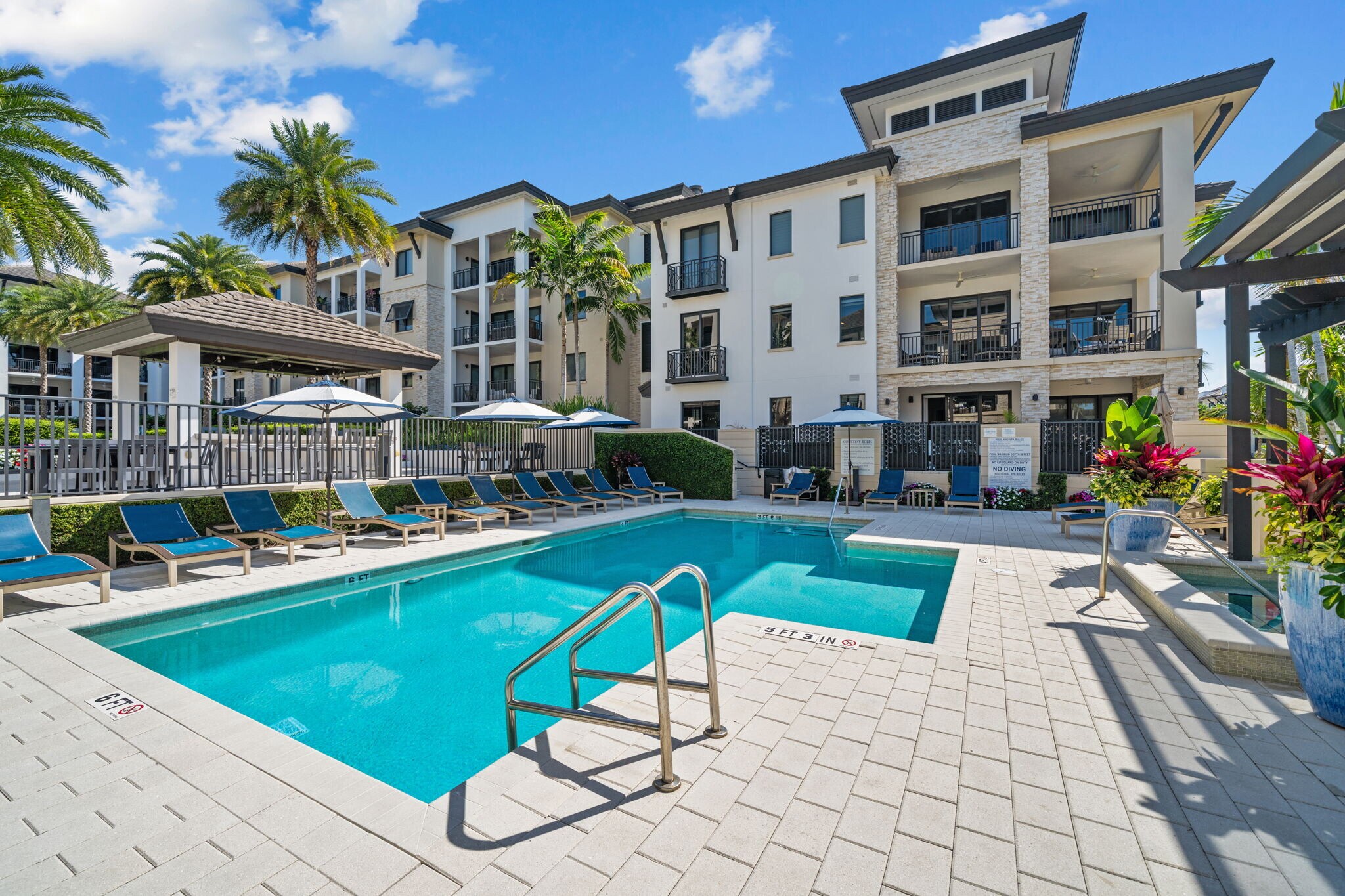 Building Photo - 1035 3rd Ave S