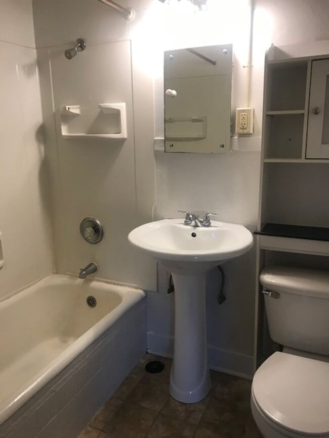 Interior Photo - Loch Kelden