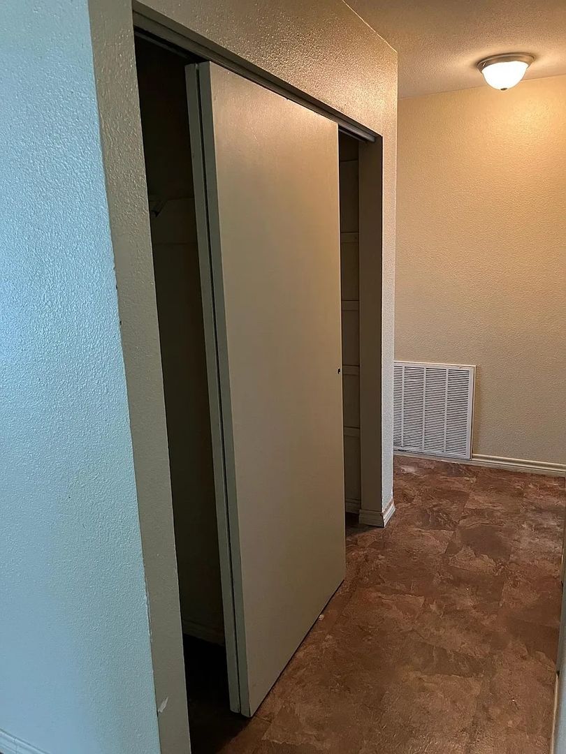 Building Photo - 11414 Cedar Corral Dr