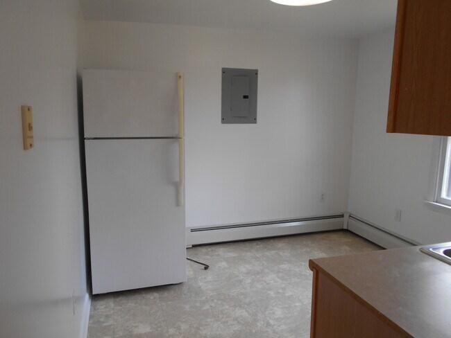 Kitchen - 519 Lincoln Ave