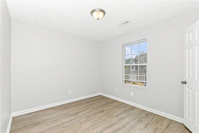 Building Photo - 9471 Bogey Ct