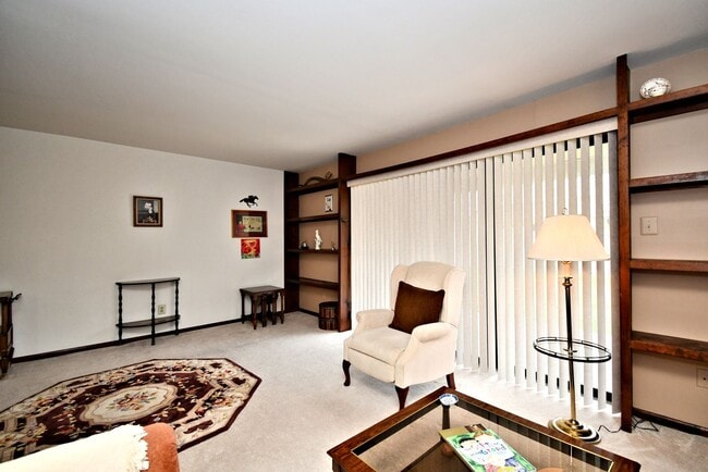 Building Photo - 3BR Townhome (Tapestry) with COUNCIL ROCK ...