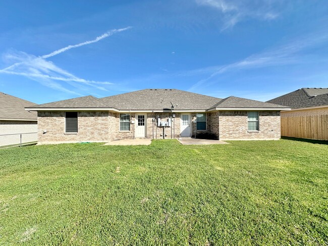 Building Photo - 3803 El Paso Dr