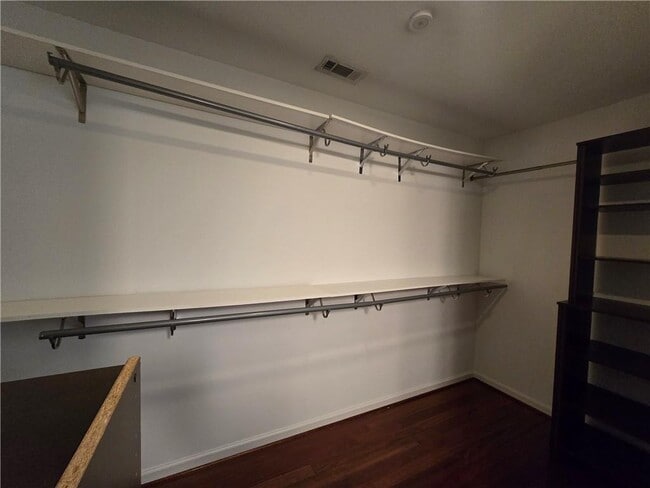 Building Photo - 2616 Boland Dr NE