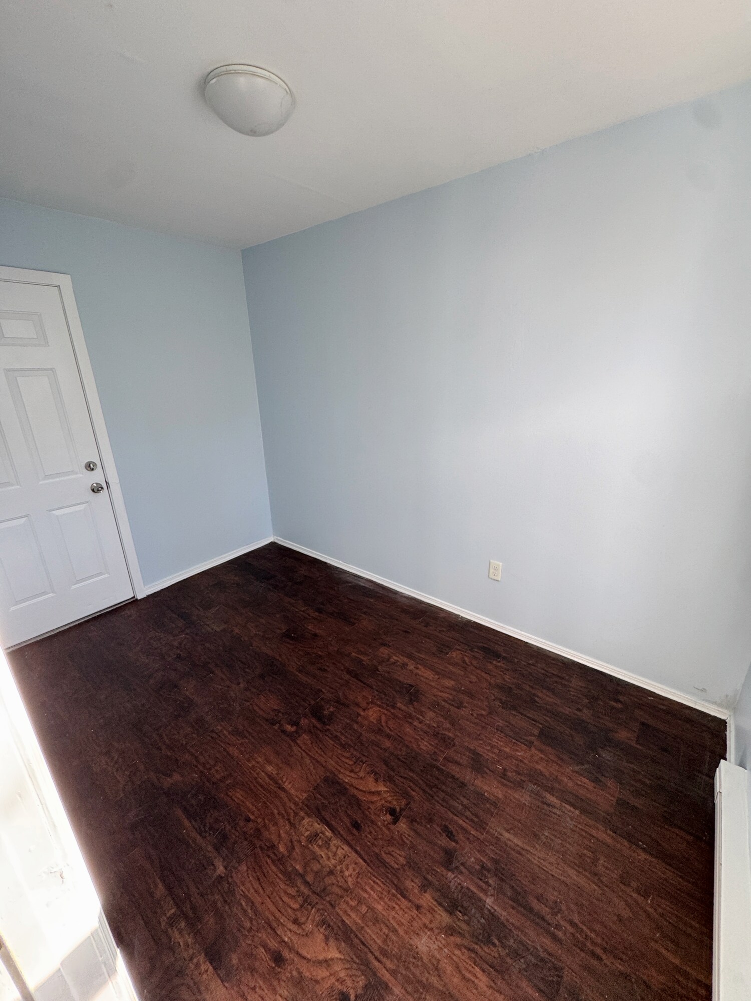 Building Photo - 128 Putnam St