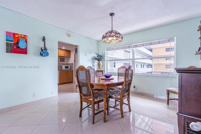 Building Photo - 121 Golden Isles Dr