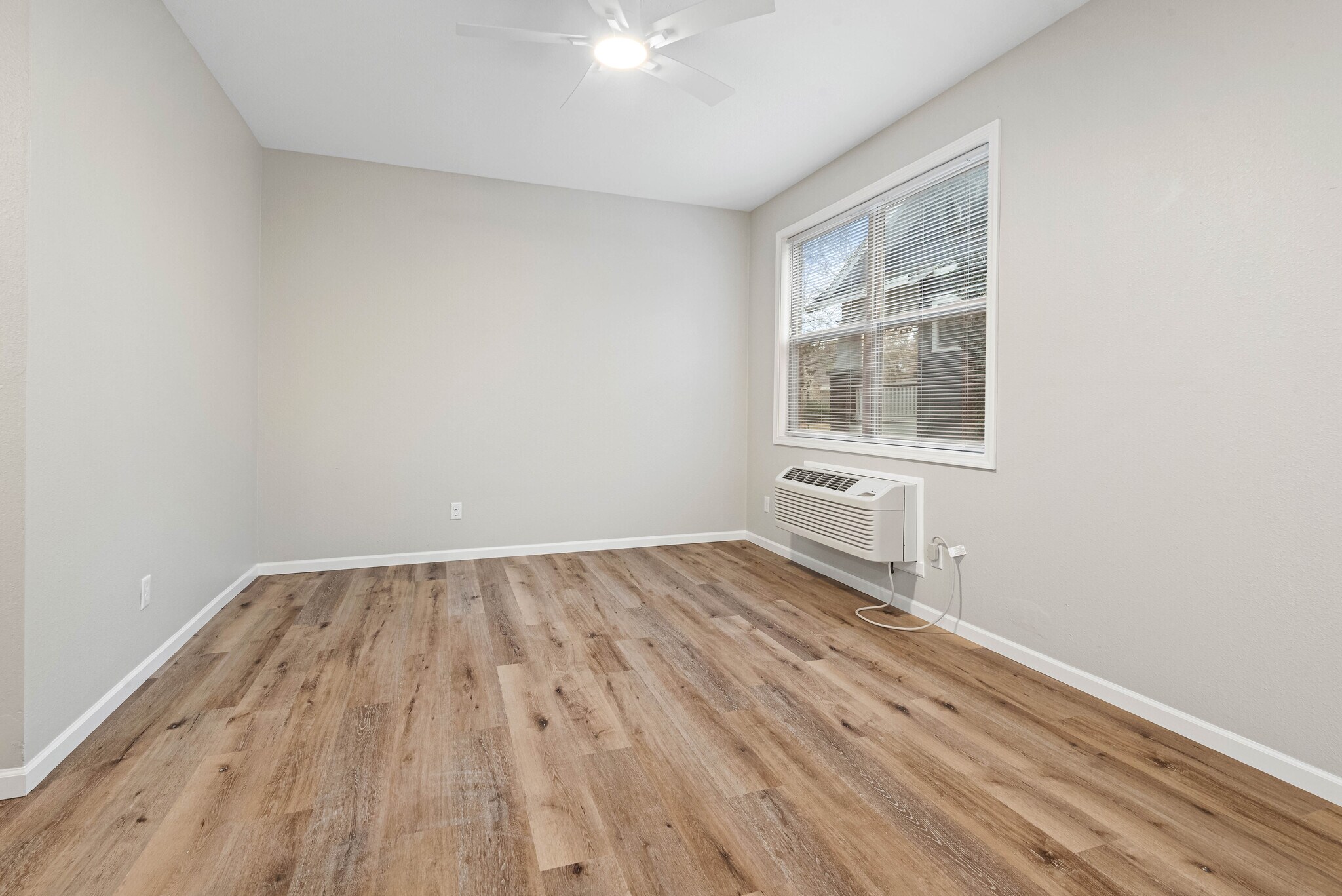 Building Photo - 1222 Bertrand St