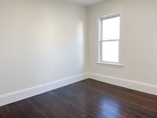 Building Photo - 156 Homes Ave