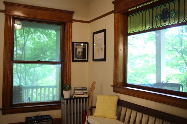 Building Photo - 36 Highland Ave
