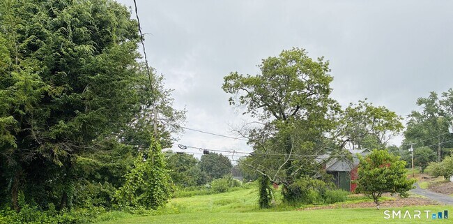 Building Photo - 136 Chestnut Hill Rd