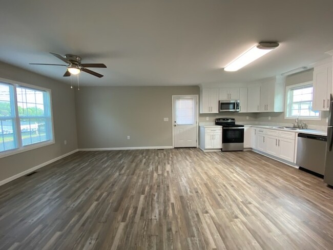 Building Photo - New Construction 3 bedroom, 2 bath home