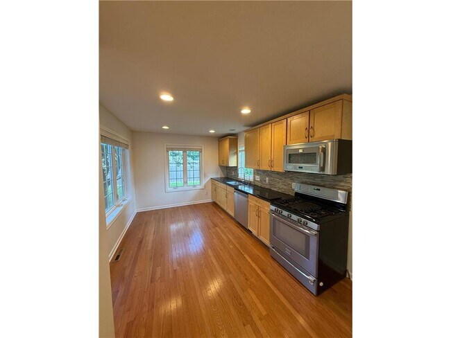 Building Photo - 709 Wayzata Blvd E