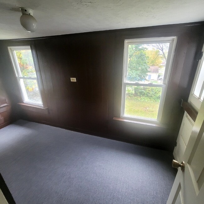 Building Photo - 348 Ruckel Rd