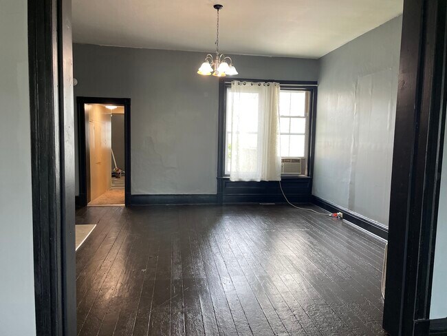 Building Photo - 315 S Penn St