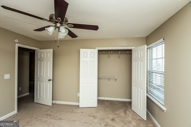 Building Photo - 353 Coral Cir