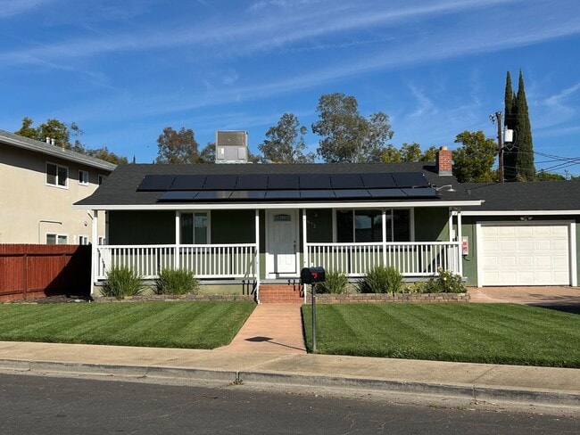 Primary Photo - 1972 Fogg Ave