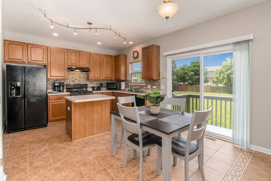 Building Photo - 2364 Shiloh Dr