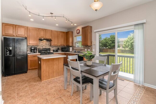 Building Photo - 2364 Shiloh Dr