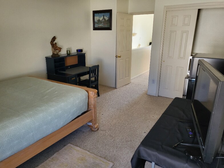 Building Photo - 4747 Spanish Sun Ave NE