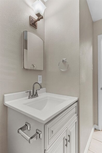 Building Photo - 5229 Ira St