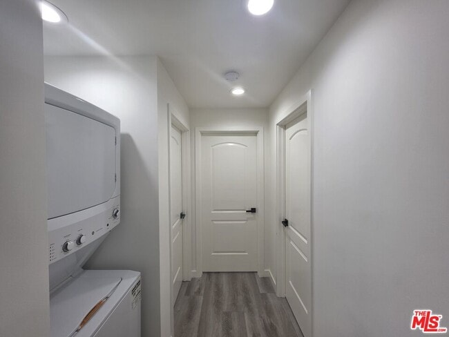 Building Photo - 25226 Loytan St