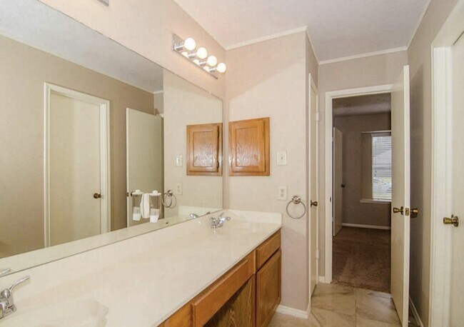 Building Photo - 6910 Brockington Dr