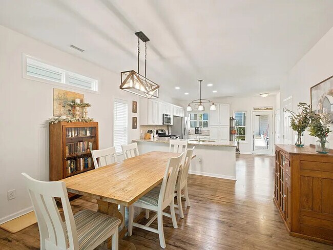 Building Photo - Lease OR Lease to Own