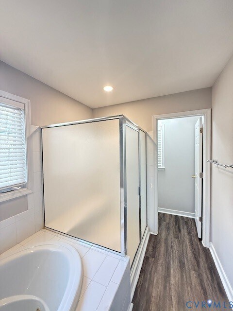 Building Photo - 9379 Roseland Ct