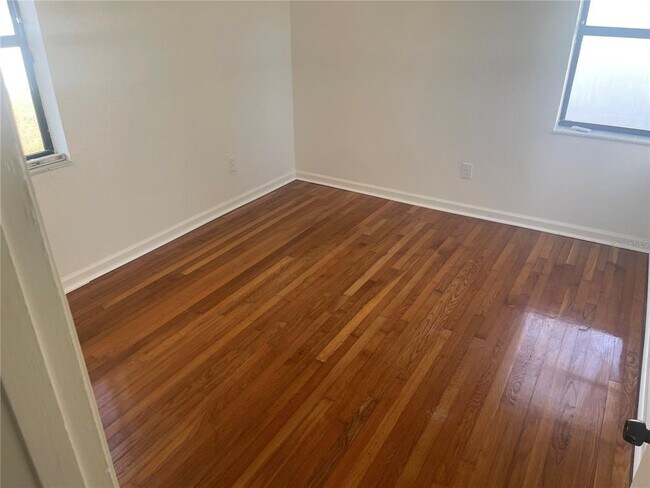 Building Photo - 6217 S Foster Ave