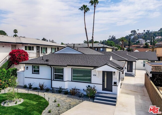 Building Photo - 1258 Mariposa St