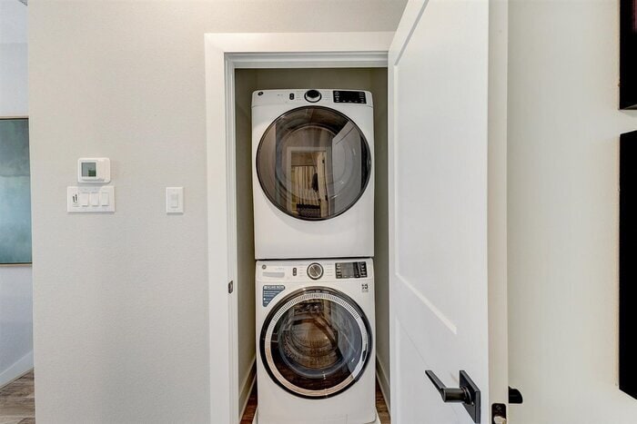 Building Photo - 3905 Constantine Dr