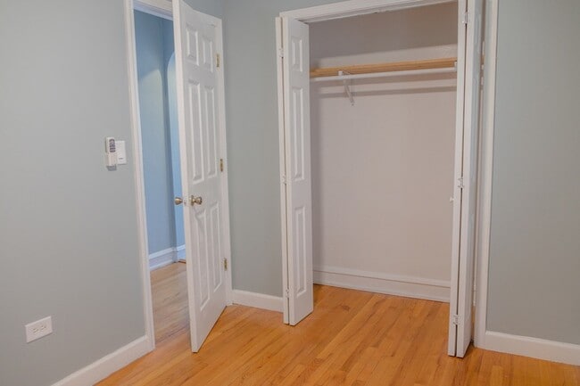 Building Photo - 5445 W 64th St