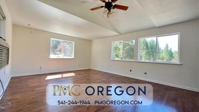 Building Photo - 4323 Galice Rd