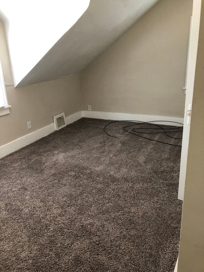 Primary Photo - 3 BR/1 BA Home for rent